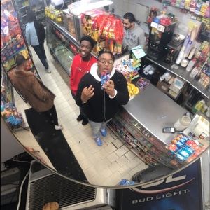 Meet your Posher, Malik